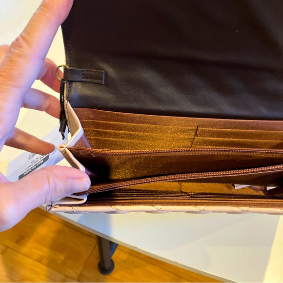 NWT Soulfina Collection Taupe Arlana PETA Approved Vegan Wallet ✨ 8” x 5” - Picture 4 of 5